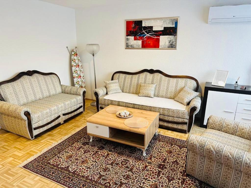 Apartment Etna! Near To Airport Saraybosna Dış mekan fotoğraf